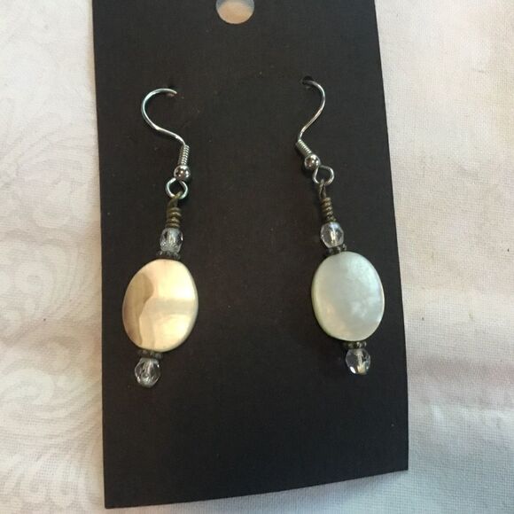 Silvertone Mother of Pearl Earrings - Picture 3 of 4